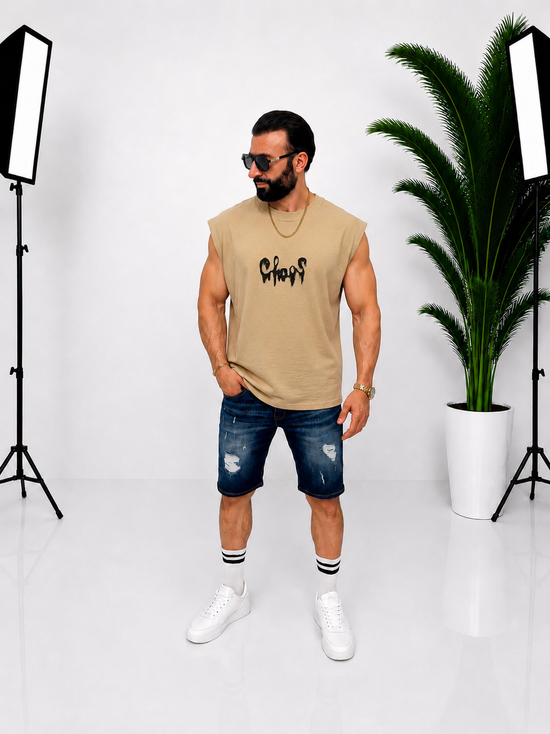 Maieu bărbătesc oversize fără mâneci bej cu imprimeu grafic pe spate – Stil casual și streetwear