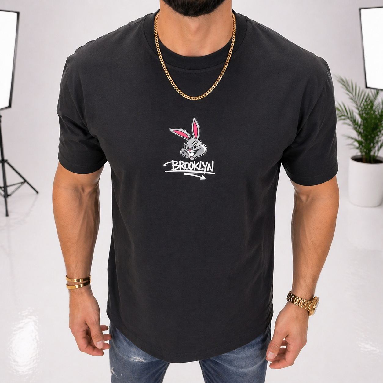 Tricou negru din bumbac 95% și elastan 5% cu imprimeu față-spate