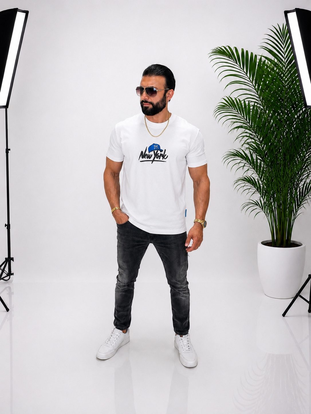 Tricou bărbătesc 95% bumbac, 5% elastan cu imprimeu grafic mare inspirat din animație – descriere detaliată