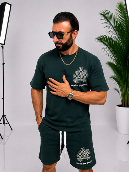 Set sport bărbătesc Made by Gotti verde închis – Tricou și pantaloni scurți din bumbac cu imprimeu premium