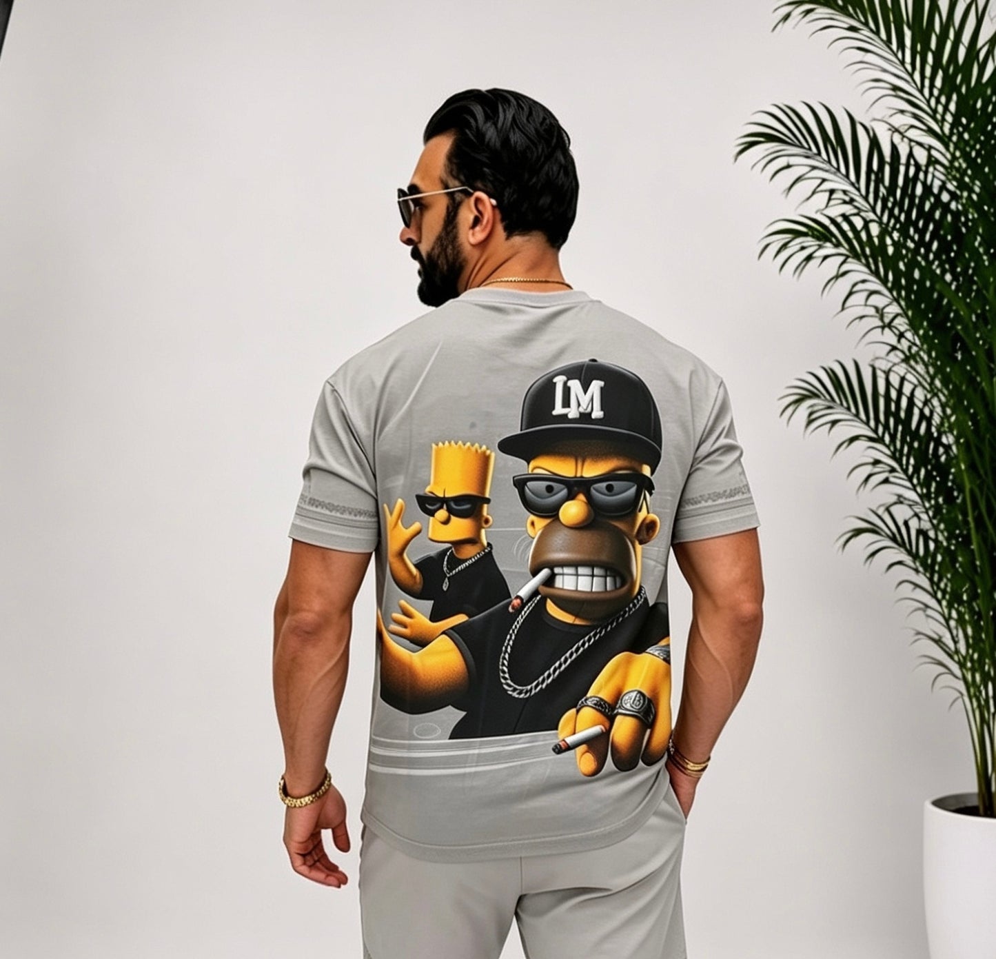 Set bărbătesc din 95% bumbac și 5% lycra, cu imprimeu Simpson în față și pe spate