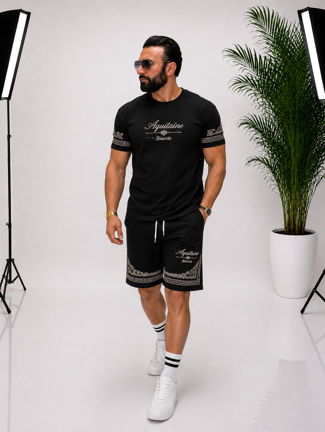 Set bărbătesc din 95% bumbac și 5% lycra, cu imprimeu în față și pe spate