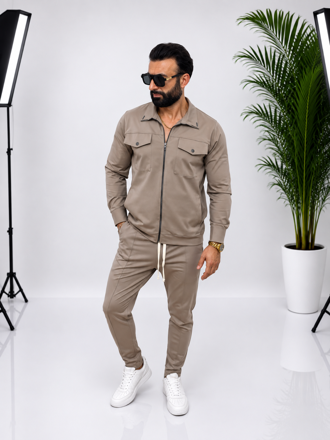SET BĂRBĂTESC DE TRAINING CULOARE CREM ÎNCHIS – 95% BUMBAC, DESIGN MODERN ȘI CONFORTABIL