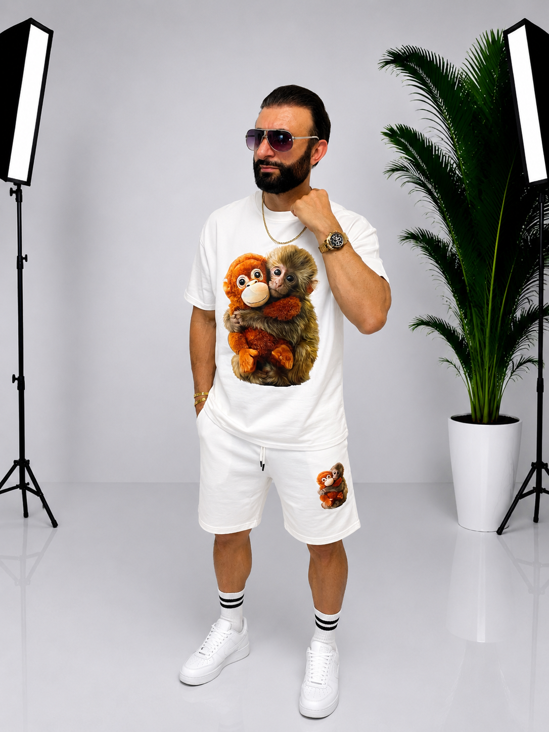 Set bărbătesc alb cu imprimeu grafic – Tricou și pantaloni scurți casual pentru vară