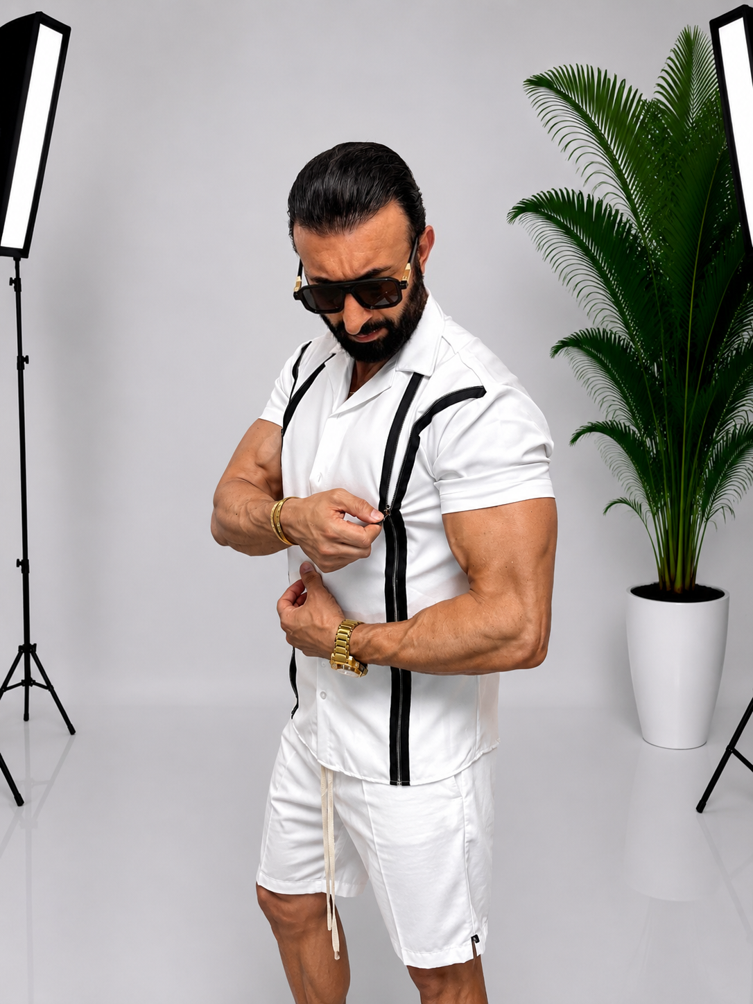 Set bărbătesc casual cu cămașă și pantaloni scurți Alb – Design modern cu detalii contrastante