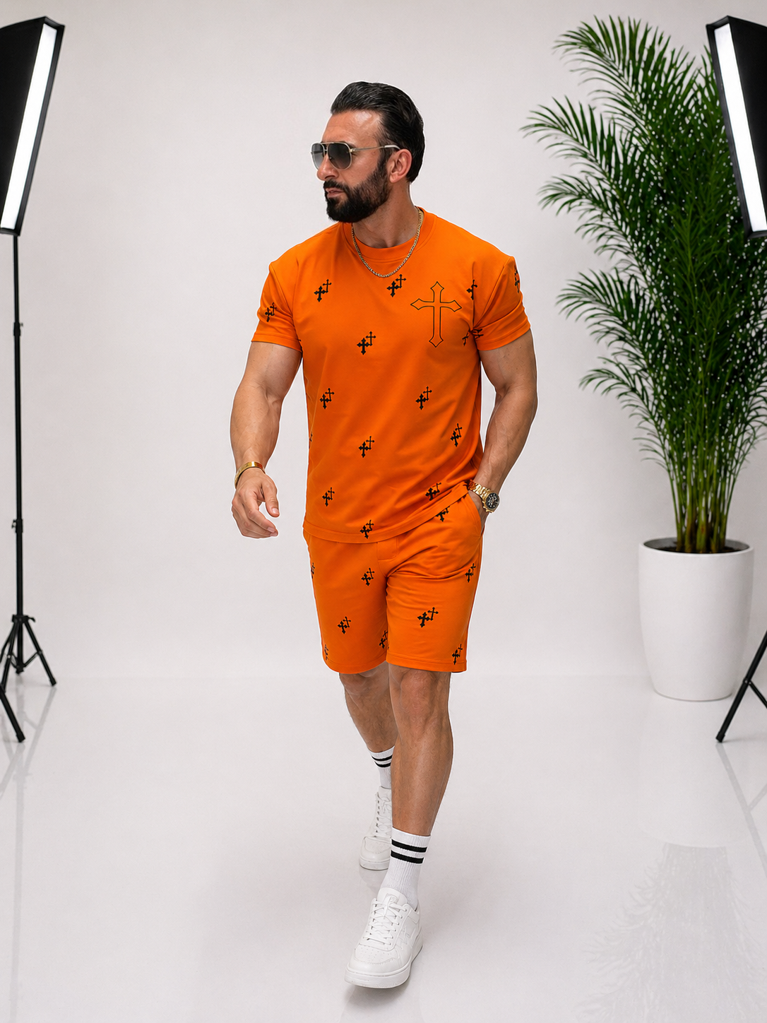 🧡 Set bărbați tricou + pantaloni scurți – stil modern cu imprimeu cruce