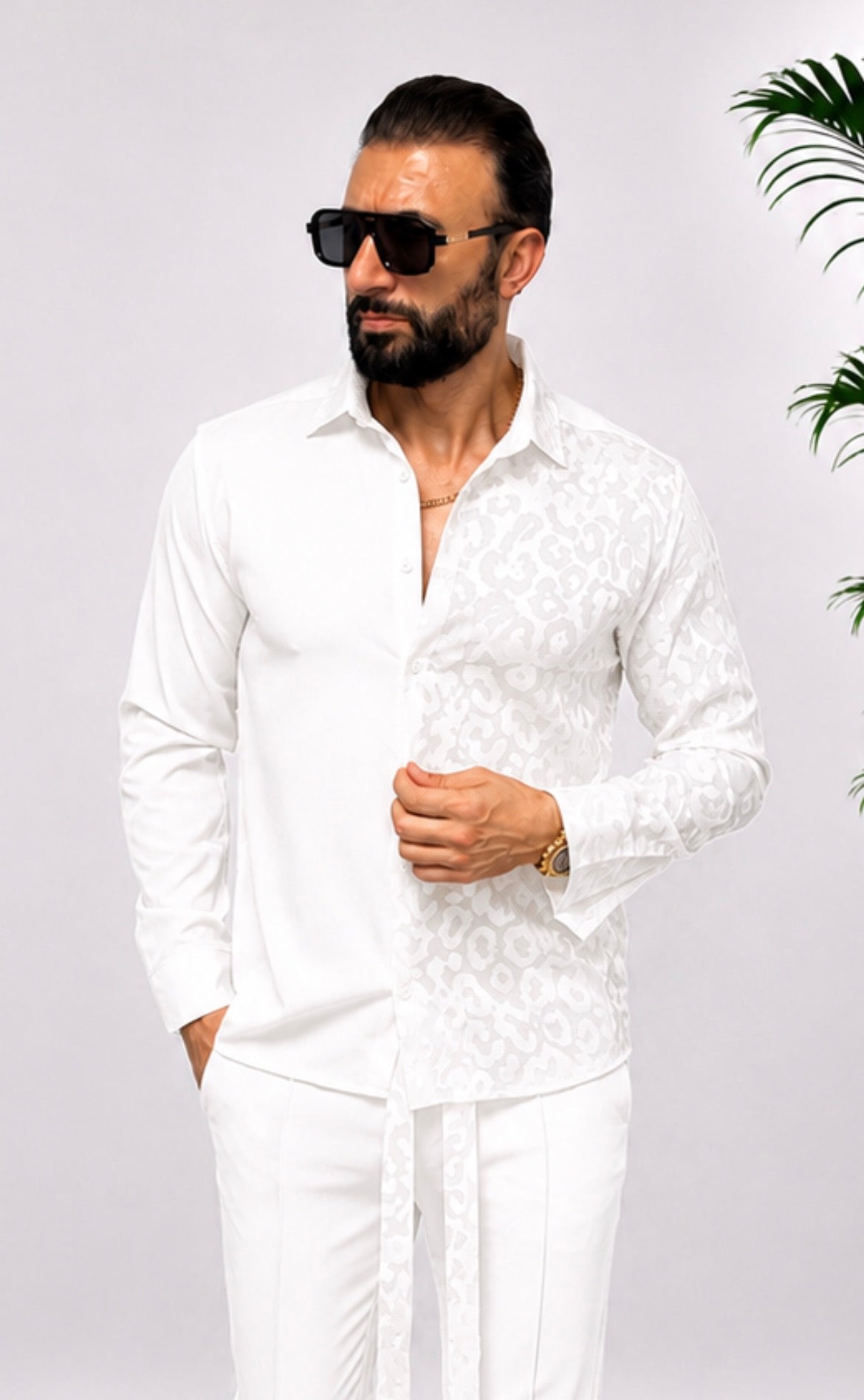 🤍 SET ELEGANT PENTRU BĂRBAȚI – ALB CU DETALII LEOPARD SATINAT
