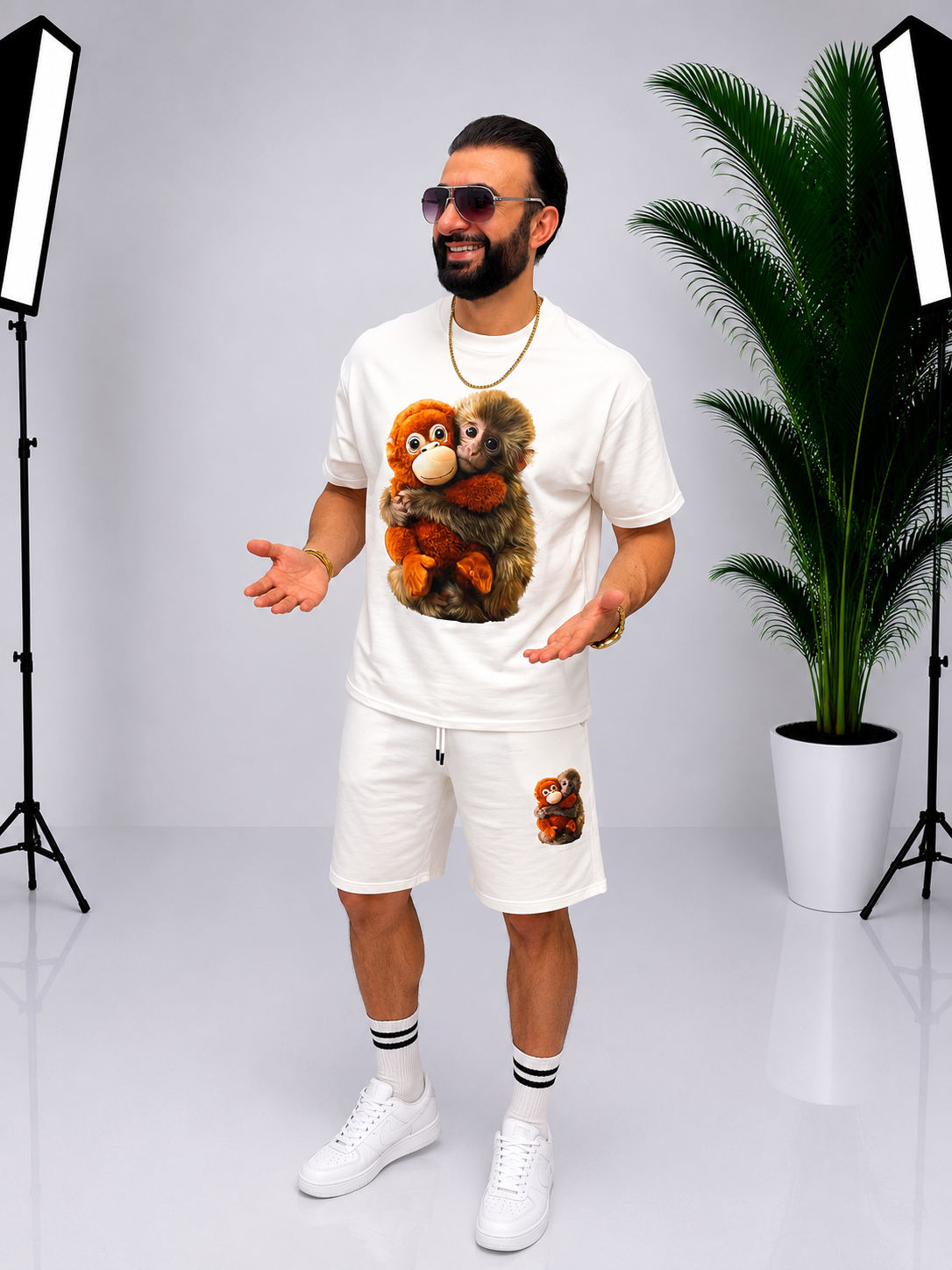 Set bărbătesc alb cu imprimeu grafic – Tricou și pantaloni scurți casual pentru vară