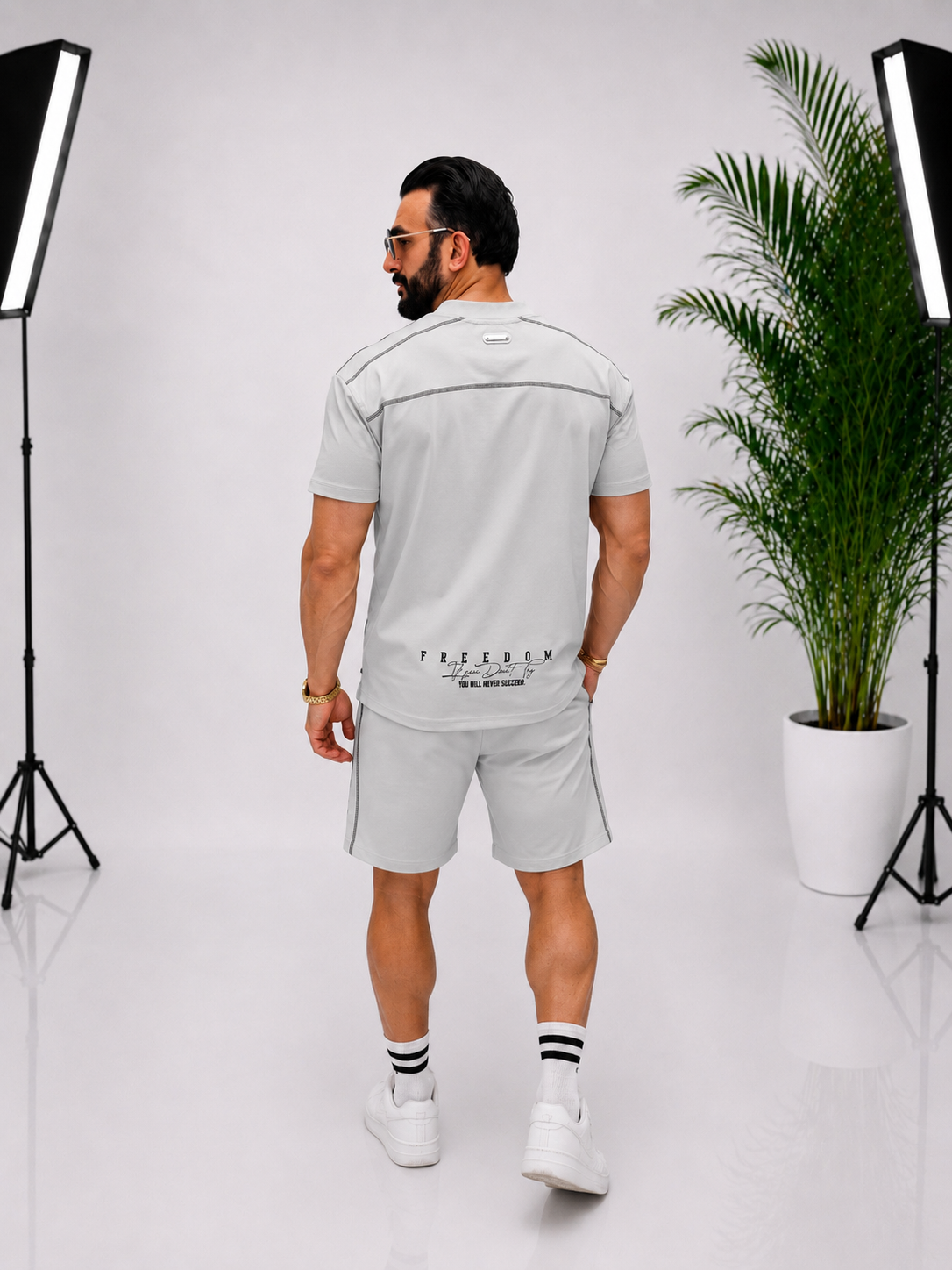 Set bărbătesc gri deschis – eleganță modernă, flexibilitate și confort premium