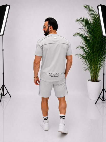 Set bărbătesc gri deschis – eleganță modernă, flexibilitate și confort premium