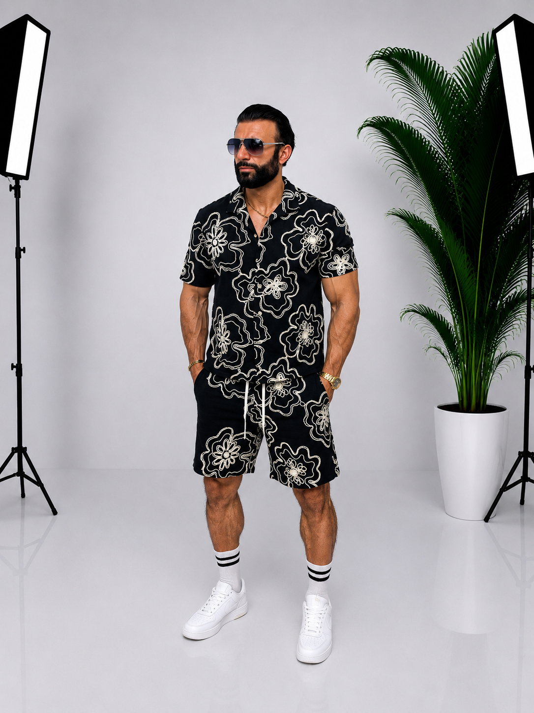 Set bărbătesc din in negru – Cămașă cu mânecă scurtă și pantaloni scurți cu imprimeu floral