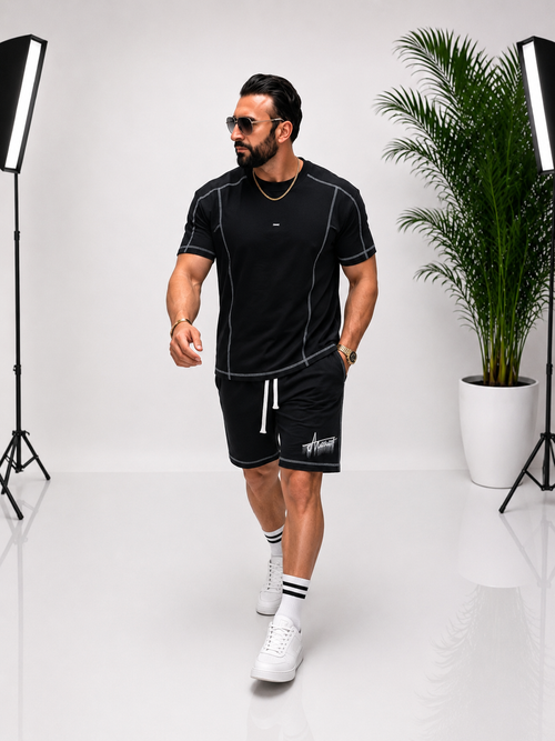 Set bărbătesc negru – eleganță modernă, flexibilitate și design care evidențiază silueta