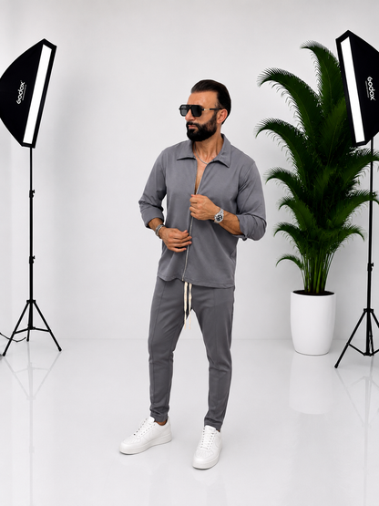 SET BĂRBĂTESC GRI CU FERMOAR INTEGRAL – MODERN, SPORT-ELEGANT ȘI CONFORTABIL