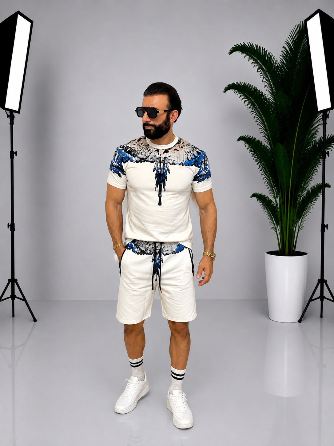 Set bărbătesc Bej descjis – Tricou și pantaloni scurți cu imprimeu grafic față-spate