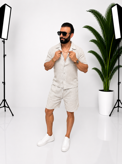 Set Bărbați din In Gri Deschis – Cămașă cu Mânecă Scurtă și Pantaloni Scurți