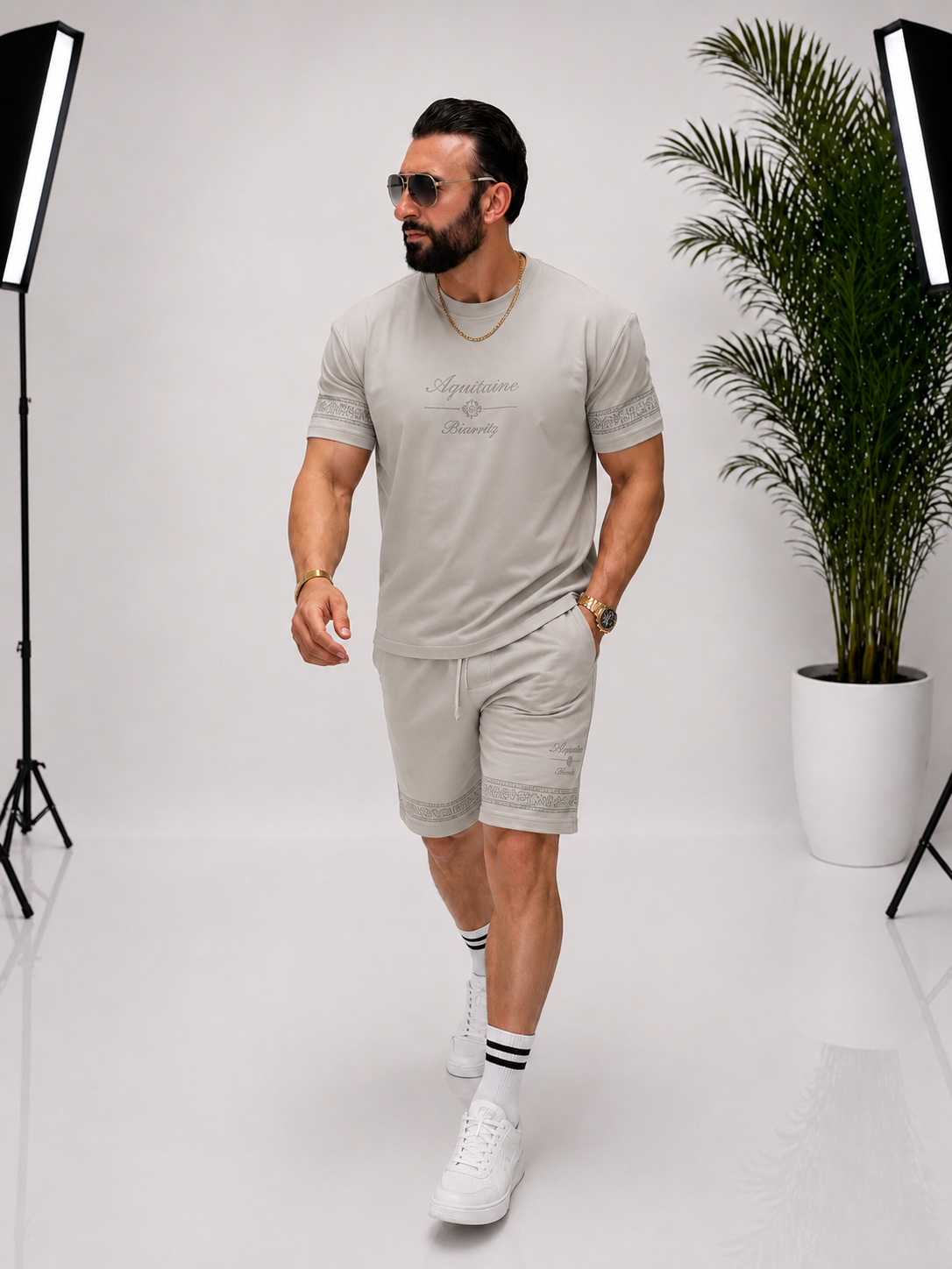 Set bărbătesc din 95% bumbac și 5% lycra, cu imprimeu în față și pe spate