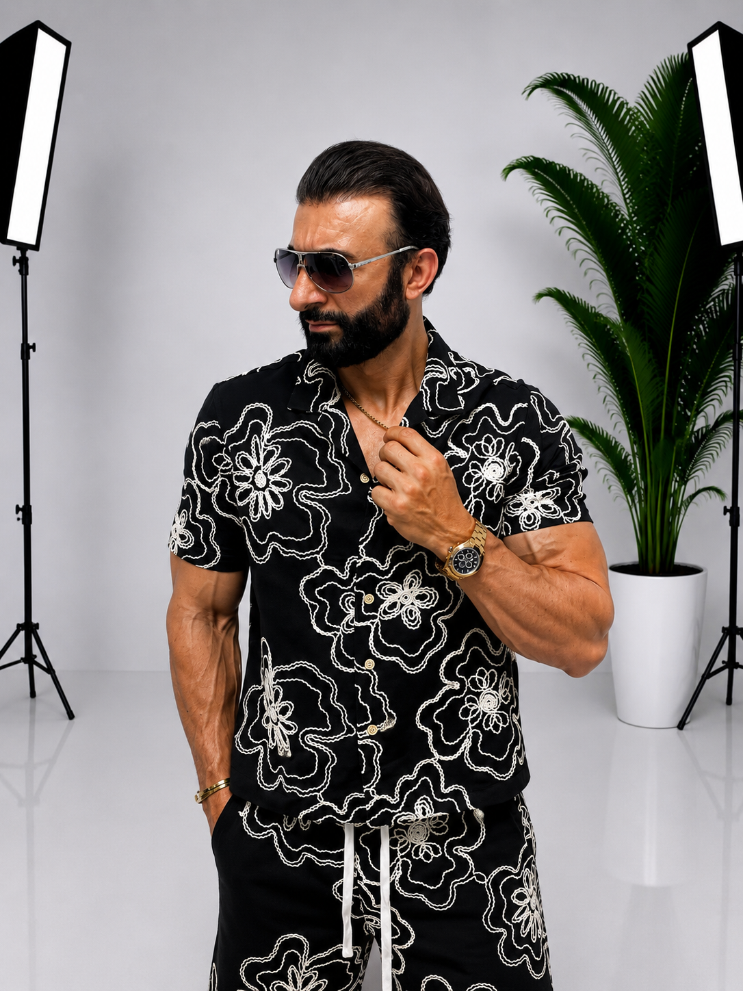 Set bărbătesc din in negru – Cămașă cu mânecă scurtă și pantaloni scurți cu imprimeu floral